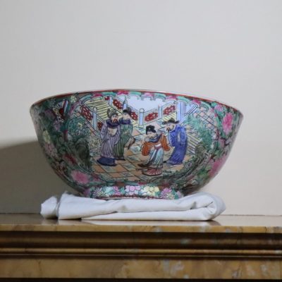 Chinese. Fruit Bowl Pink Peonies and Four Chinese Figures