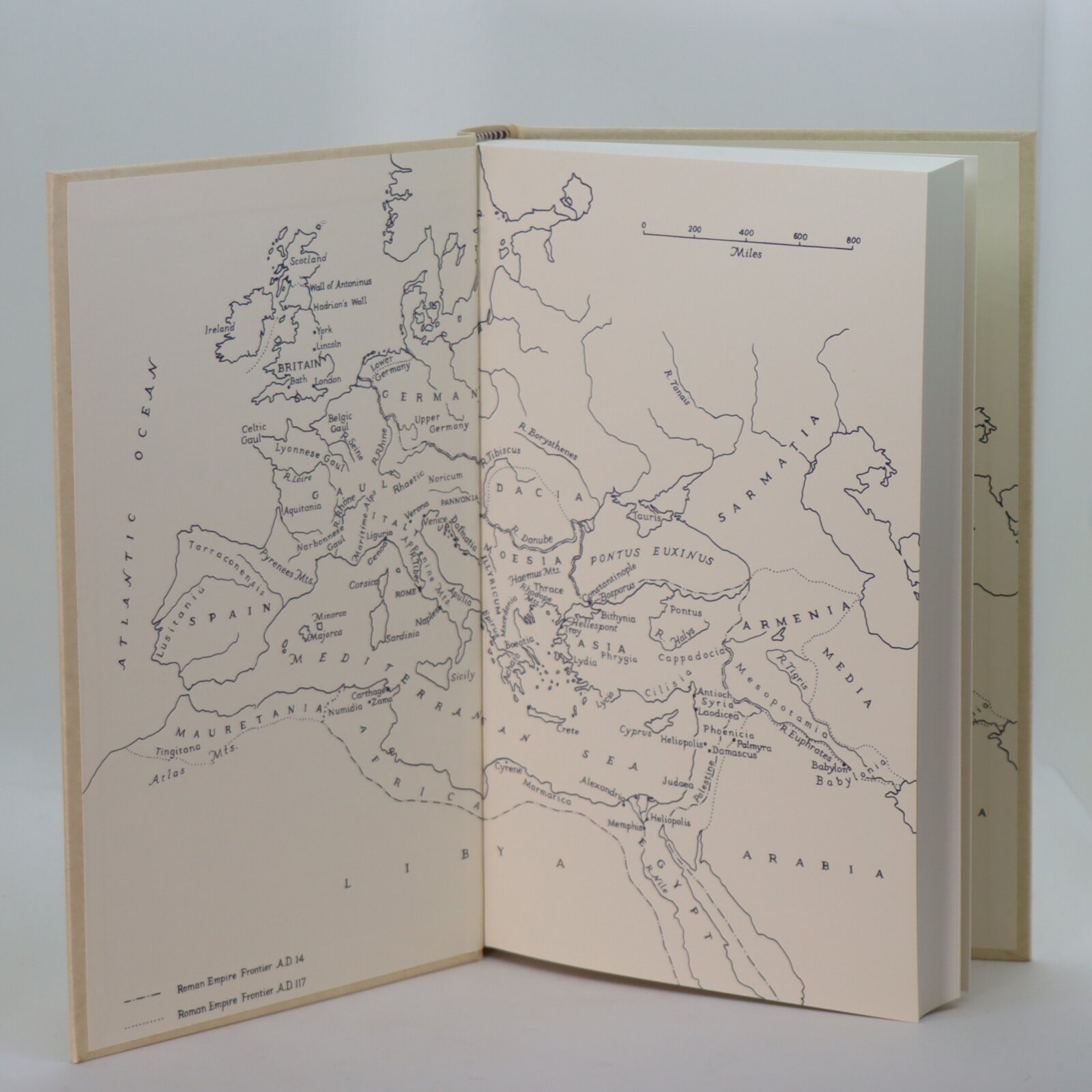 The History of the Decline and Fall of the Roman Empire. Two Box Set. - Image 17