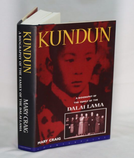 Kundun. A Biography of the Family of the Dalai Lama.